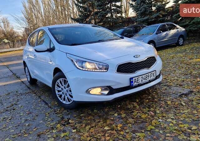 Белый Киа Сид, объемом двигателя 1.4 л и пробегом 168 тыс. км за 7999 $, фото 7 на Automoto.ua