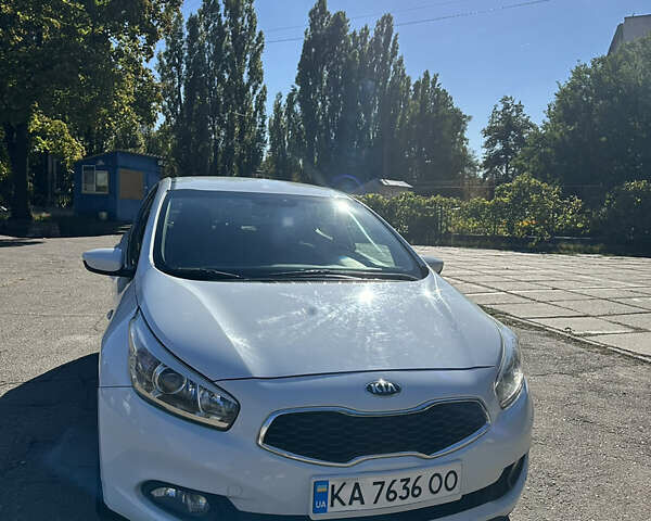 Білий Кіа Сід, об'ємом двигуна 1.6 л та пробігом 106 тис. км за 13500 $, фото 1 на Automoto.ua
