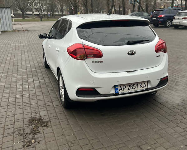 Белый Киа Сид, объемом двигателя 1.6 л и пробегом 66 тыс. км за 12500 $, фото 3 на Automoto.ua