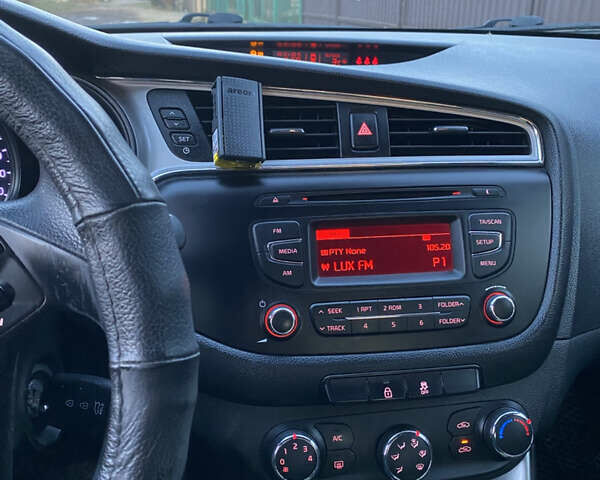 Белый Киа Сид, объемом двигателя 1.6 л и пробегом 242 тыс. км за 8300 $, фото 7 на Automoto.ua