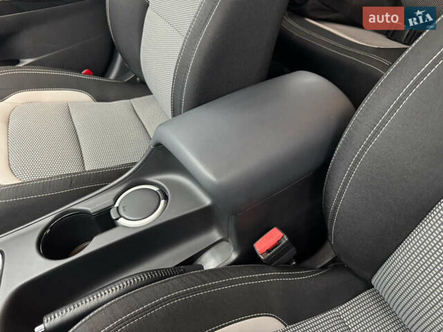 Білий Кіа Сід, об'ємом двигуна 1.6 л та пробігом 83 тис. км за 12300 $, фото 34 на Automoto.ua