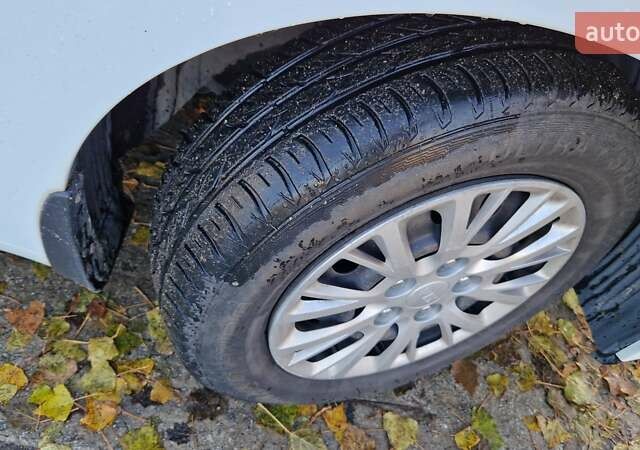 Белый Киа Сид, объемом двигателя 1.4 л и пробегом 168 тыс. км за 7999 $, фото 11 на Automoto.ua