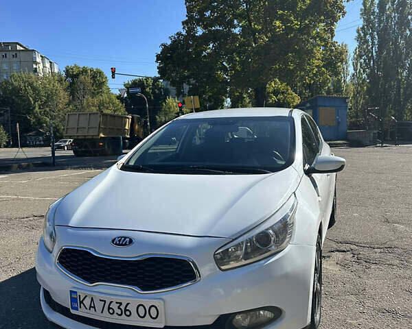 Білий Кіа Сід, об'ємом двигуна 1.6 л та пробігом 106 тис. км за 13500 $, фото 2 на Automoto.ua
