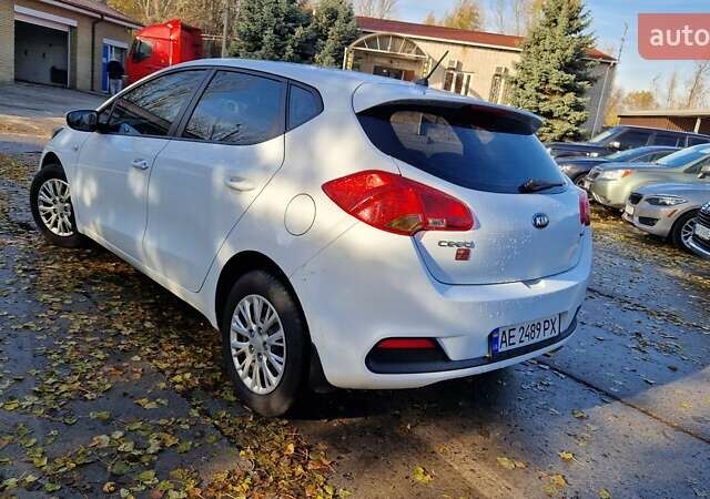 Белый Киа Сид, объемом двигателя 1.4 л и пробегом 168 тыс. км за 7999 $, фото 5 на Automoto.ua