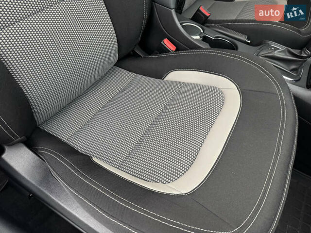 Білий Кіа Сід, об'ємом двигуна 1.6 л та пробігом 83 тис. км за 12300 $, фото 7 на Automoto.ua