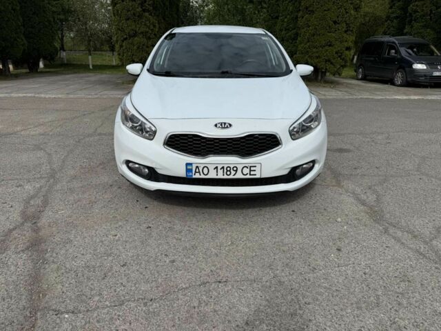 Білий Кіа Сід, об'ємом двигуна 1.4 л та пробігом 173 тис. км за 6650 $, фото 4 на Automoto.ua