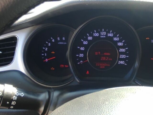 Белый Киа Сид, объемом двигателя 1.4 л и пробегом 229 тыс. км за 8700 $, фото 5 на Automoto.ua