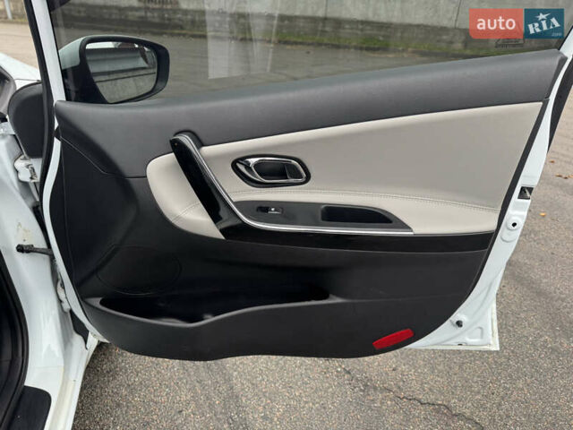 Білий Кіа Сід, об'ємом двигуна 1.6 л та пробігом 83 тис. км за 12300 $, фото 9 на Automoto.ua
