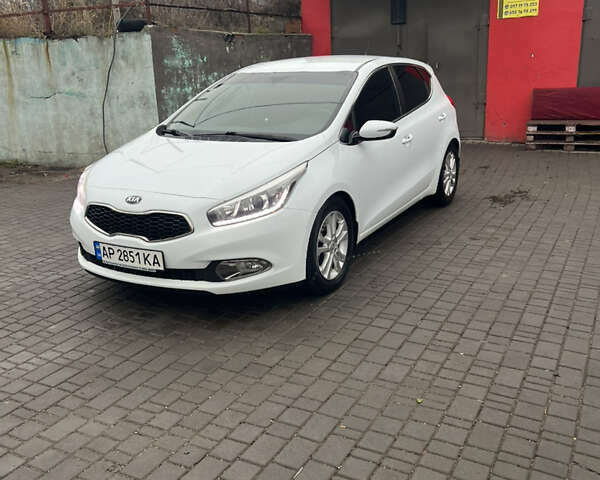 Белый Киа Сид, объемом двигателя 1.6 л и пробегом 66 тыс. км за 12500 $, фото 2 на Automoto.ua