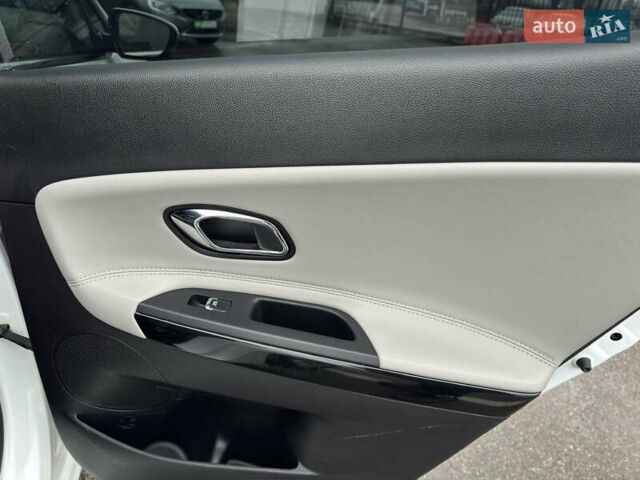 Білий Кіа Сід, об'ємом двигуна 1.59 л та пробігом 147 тис. км за 13300 $, фото 30 на Automoto.ua