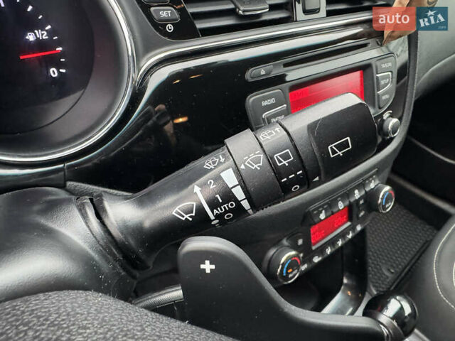 Білий Кіа Сід, об'ємом двигуна 1.59 л та пробігом 147 тис. км за 13300 $, фото 44 на Automoto.ua