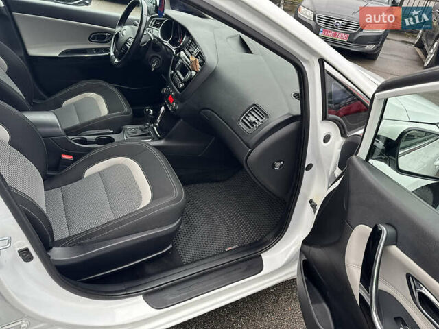 Білий Кіа Сід, об'ємом двигуна 1.59 л та пробігом 147 тис. км за 13300 $, фото 24 на Automoto.ua