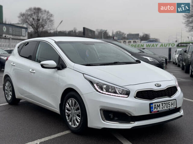 Білий Кіа Сід, об'ємом двигуна 1.59 л та пробігом 147 тис. км за 13300 $, фото 8 на Automoto.ua