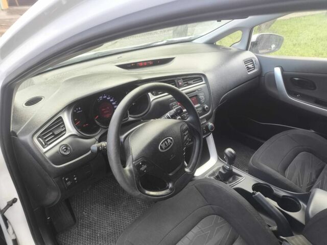 Белый Киа Сид, объемом двигателя 1.6 л и пробегом 215 тыс. км за 9700 $, фото 6 на Automoto.ua