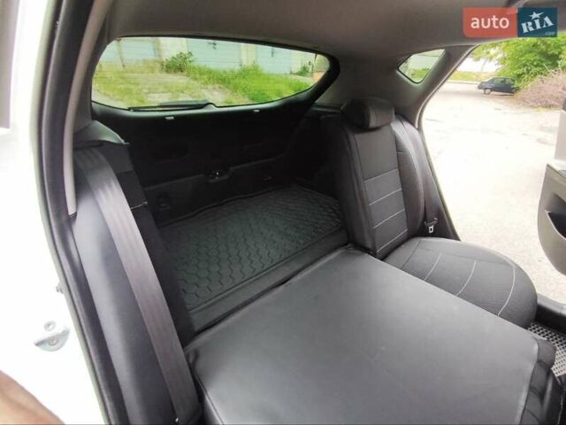 Белый Киа Сид, объемом двигателя 1.58 л и пробегом 149 тыс. км за 11900 $, фото 22 на Automoto.ua