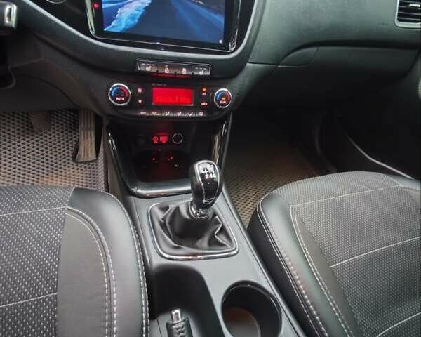 Белый Киа Сид, объемом двигателя 1.58 л и пробегом 149 тыс. км за 11900 $, фото 12 на Automoto.ua