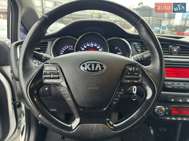 Білий Кіа Сід, об'ємом двигуна 1.59 л та пробігом 147 тис. км за 13300 $, фото 41 на Automoto.ua