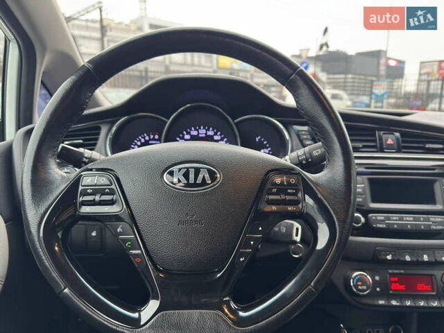 Білий Кіа Сід, об'ємом двигуна 1.59 л та пробігом 147 тис. км за 13300 $, фото 37 на Automoto.ua