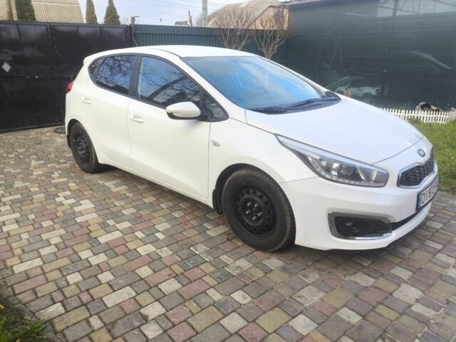 Белый Киа Сид, объемом двигателя 1.6 л и пробегом 215 тыс. км за 9700 $, фото 4 на Automoto.ua