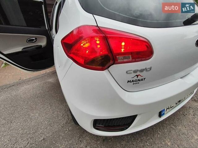 Белый Киа Сид, объемом двигателя 1.58 л и пробегом 149 тыс. км за 11900 $, фото 4 на Automoto.ua