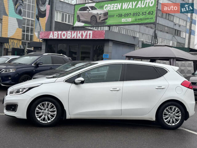 Білий Кіа Сід, об'ємом двигуна 1.59 л та пробігом 147 тис. км за 13300 $, фото 3 на Automoto.ua