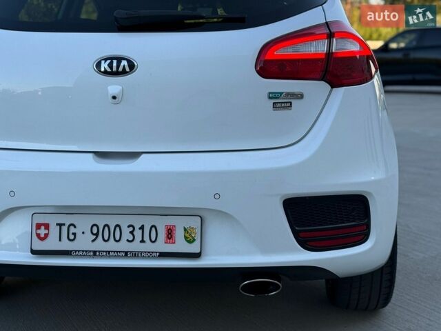 Білий Кіа Сід, об'ємом двигуна 1.58 л та пробігом 180 тис. км за 13900 $, фото 10 на Automoto.ua