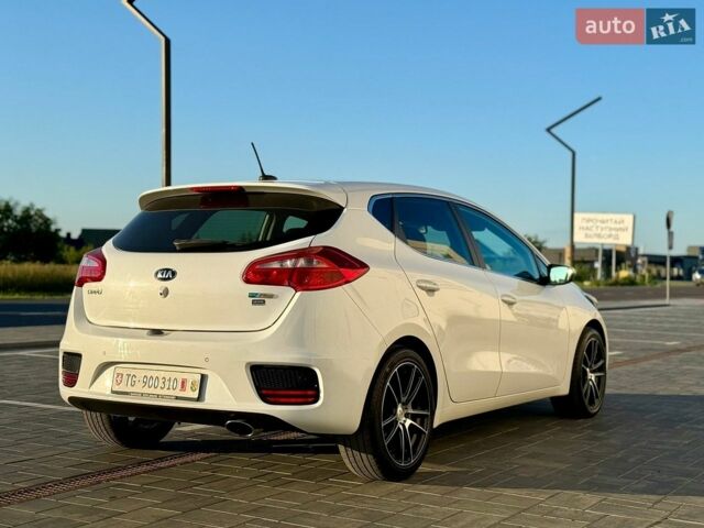Белый Киа Сид, объемом двигателя 1.6 л и пробегом 180 тыс. км за 13900 $, фото 4 на Automoto.ua