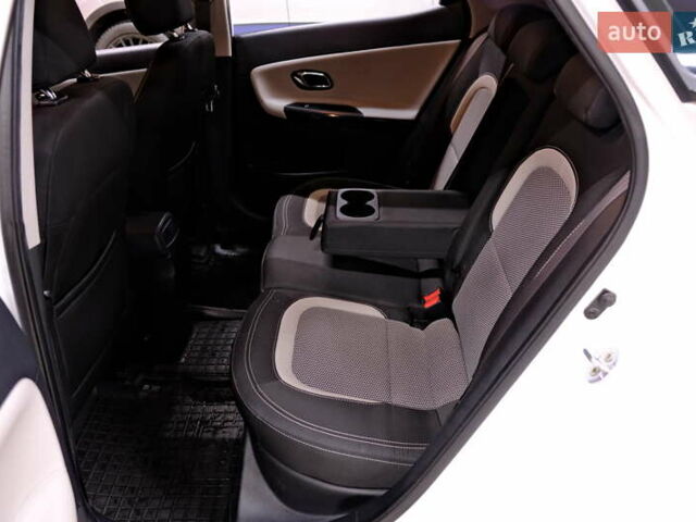 Белый Киа Сид, объемом двигателя 1.59 л и пробегом 134 тыс. км за 11900 $, фото 30 на Automoto.ua