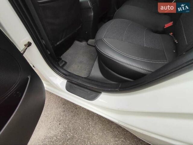 Белый Киа Сид, объемом двигателя 1.58 л и пробегом 149 тыс. км за 11900 $, фото 21 на Automoto.ua