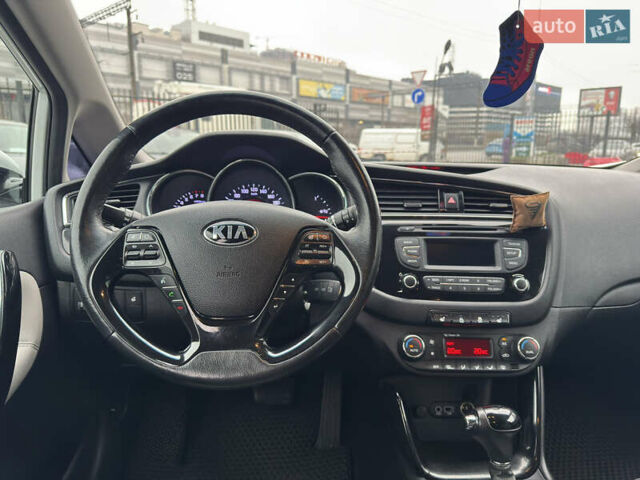 Білий Кіа Сід, об'ємом двигуна 1.59 л та пробігом 147 тис. км за 13300 $, фото 36 на Automoto.ua