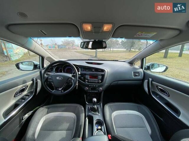 Білий Кіа Сід, об'ємом двигуна 1.59 л та пробігом 57 тис. км за 13800 $, фото 7 на Automoto.ua