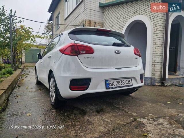 Белый Киа Сид, объемом двигателя 1.58 л и пробегом 86 тыс. км за 16000 $, фото 1 на Automoto.ua