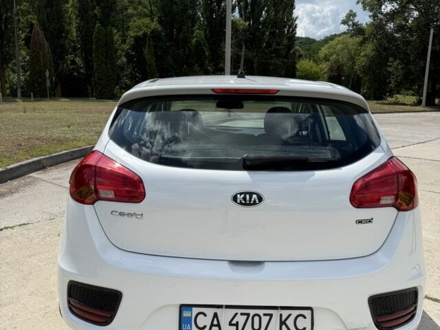 Белый Киа Сид, объемом двигателя 1.6 л и пробегом 103 тыс. км за 14500 $, фото 5 на Automoto.ua