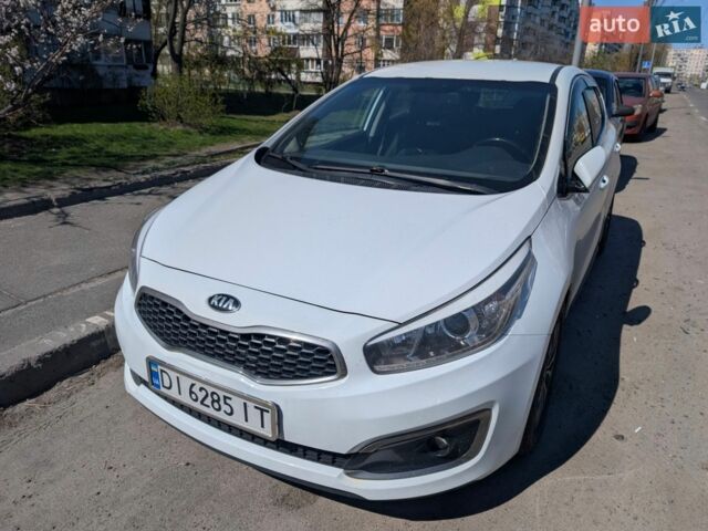 Білий Кіа Сід, об'ємом двигуна 1.58 л та пробігом 245 тис. км за 9700 $, фото 1 на Automoto.ua