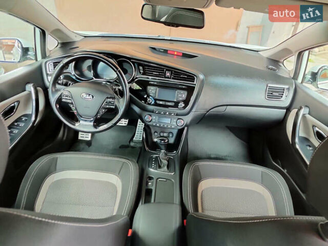 Белый Киа Сид, объемом двигателя 1.59 л и пробегом 93 тыс. км за 12950 $, фото 9 на Automoto.ua