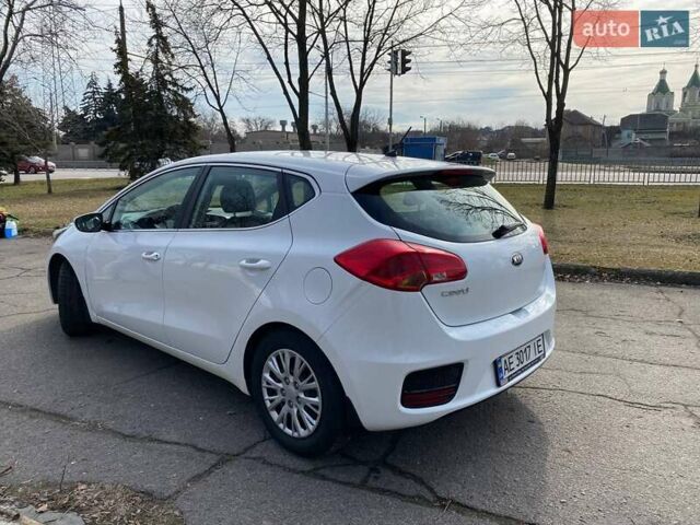 Білий Кіа Сід, об'ємом двигуна 1.59 л та пробігом 57 тис. км за 13800 $, фото 5 на Automoto.ua