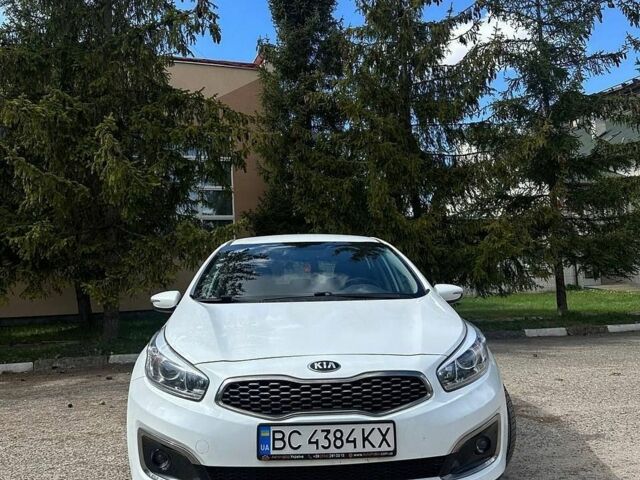 Белый Киа Сид, объемом двигателя 1.59 л и пробегом 65 тыс. км за 13700 $, фото 7 на Automoto.ua
