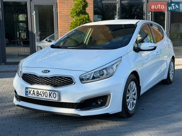 Білий Кіа Сід, об'ємом двигуна 1.59 л та пробігом 116 тис. км за 13350 $, фото 24 на Automoto.ua