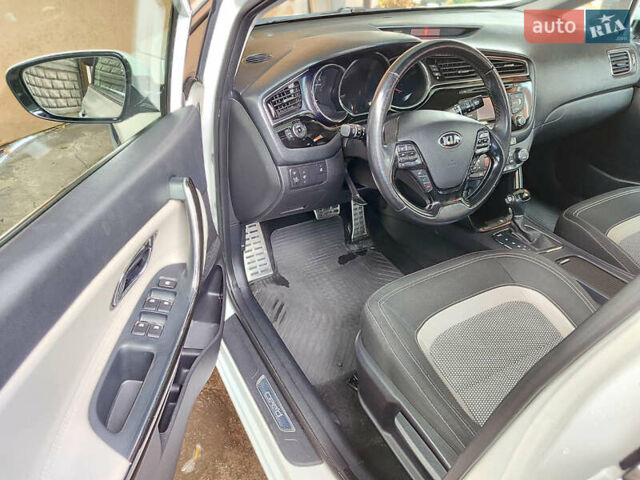 Белый Киа Сид, объемом двигателя 1.59 л и пробегом 93 тыс. км за 12950 $, фото 6 на Automoto.ua