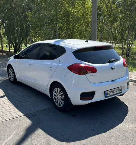 Кіа Сід 2018 у Запоріжжя на Automoto.ua Білий Кіа Сід, об'ємом двигуна 1.59 л та пробігом 56 тис. км за 15000 $, фото 6 на Automoto.ua