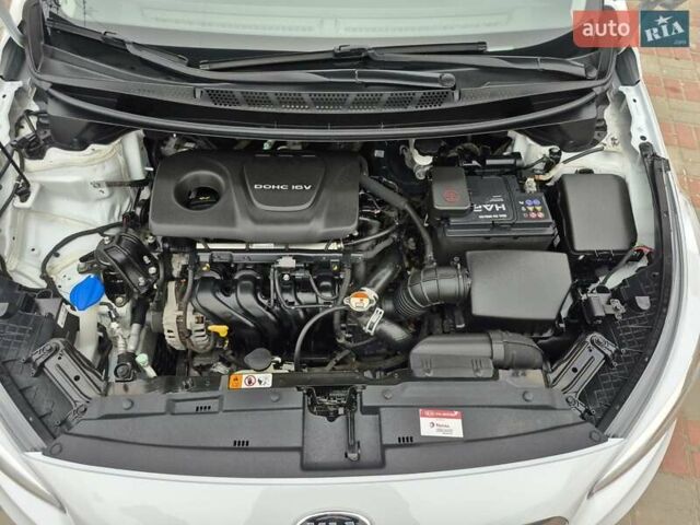 Білий Кіа Сід, об'ємом двигуна 1.6 л та пробігом 100 тис. км за 13999 $, фото 60 на Automoto.ua