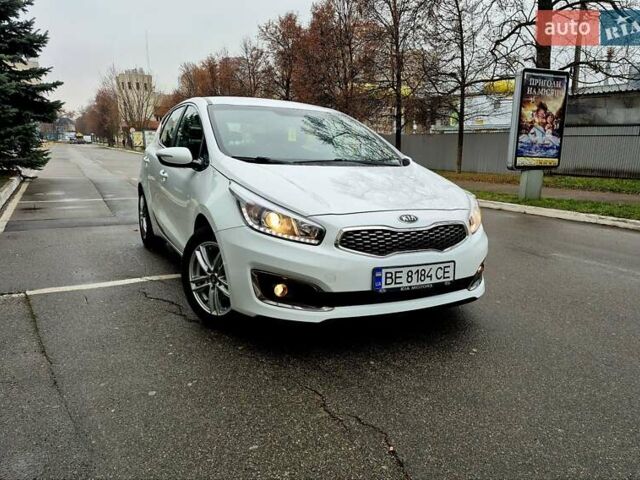 Білий Кіа Сід, об'ємом двигуна 1.6 л та пробігом 100 тис. км за 13999 $, фото 71 на Automoto.ua