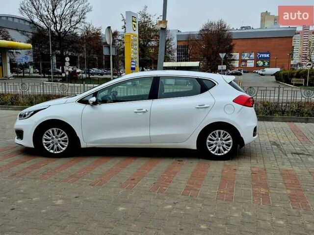 Белый Киа Сид, объемом двигателя 1.6 л и пробегом 100 тыс. км за 14450 $, фото 5 на Automoto.ua