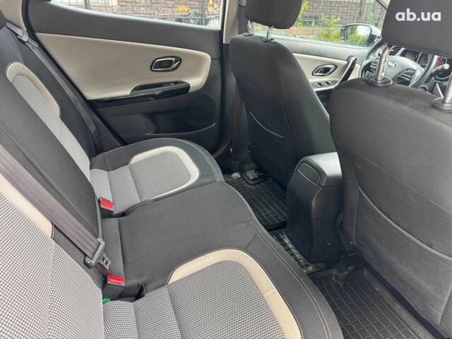 Білий Кіа Сід, об'ємом двигуна 1.6 л та пробігом 178 тис. км за 12290 $, фото 16 на Automoto.ua