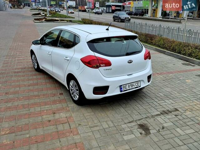 Белый Киа Сид, объемом двигателя 1.6 л и пробегом 100 тыс. км за 14450 $, фото 4 на Automoto.ua