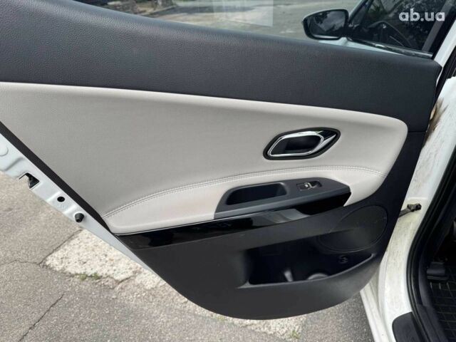 Білий Кіа Сід, об'ємом двигуна 1.6 л та пробігом 178 тис. км за 12290 $, фото 12 на Automoto.ua