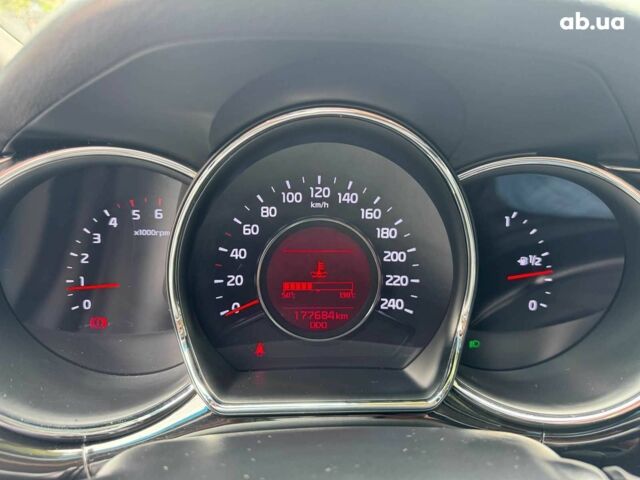 Білий Кіа Сід, об'ємом двигуна 1.6 л та пробігом 178 тис. км за 12290 $, фото 10 на Automoto.ua