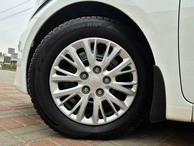 Белый Киа Сид, объемом двигателя 1.6 л и пробегом 100 тыс. км за 14450 $, фото 91 на Automoto.ua