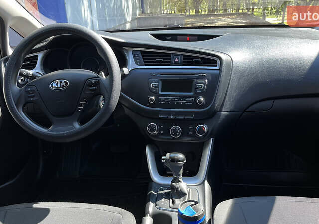 Кіа Сід 2018 у Запоріжжя на Automoto.ua Білий Кіа Сід, об'ємом двигуна 1.59 л та пробігом 56 тис. км за 15000 $, фото 12 на Automoto.ua