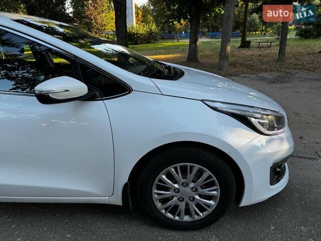 Белый Киа Сид, объемом двигателя 1.6 л и пробегом 101 тыс. км за 13640 $, фото 4 на Automoto.ua